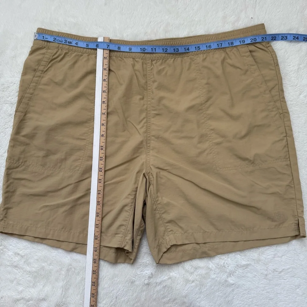 The North Face Shorts Men’s 2XL XXL Pull‎ On Adventure Khaki Stone Active Hiking